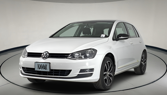Volkswagen • Golf