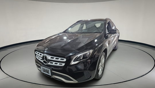 Mercedes Benz • Clase GLA