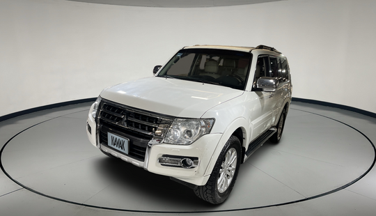 Mitsubishi • Montero