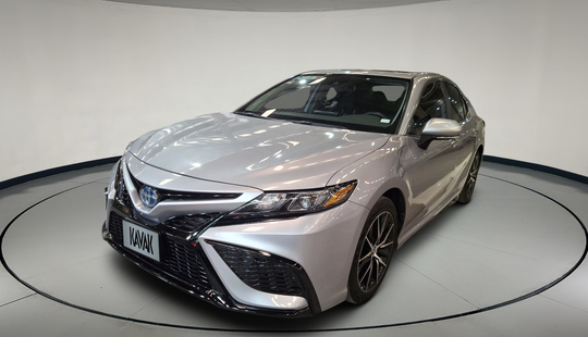 Toyota • Camry