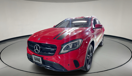 Mercedes Benz • Clase GLA
