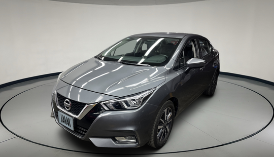Nissan • Versa