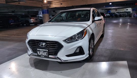 Hyundai • Sonata