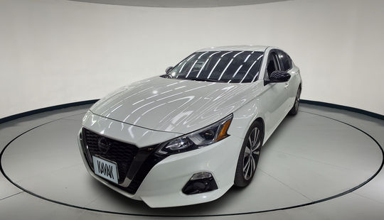 Nissan • Altima