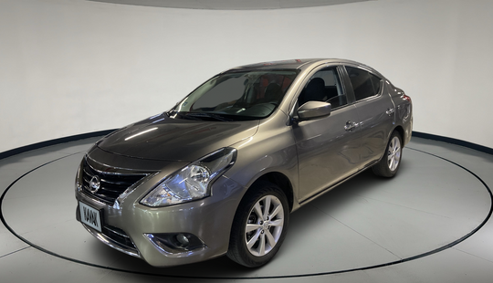 Nissan • Versa