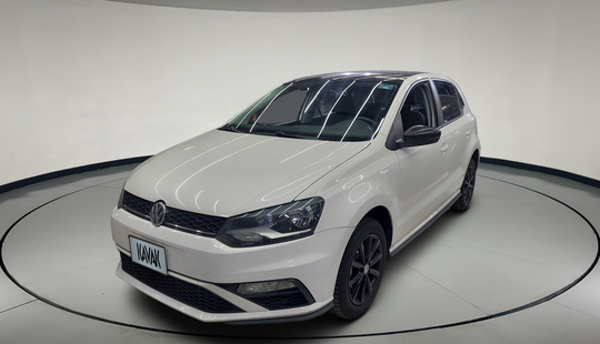 Volkswagen • Polo
