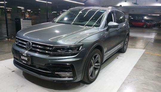 Volkswagen • Tiguan