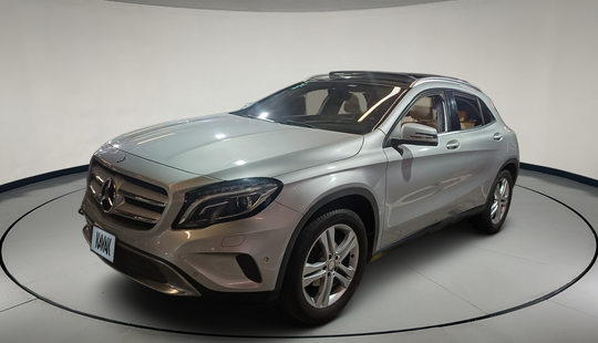 Mercedes Benz • Clase GLA