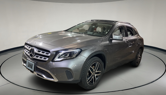 Mercedes Benz • Clase GLA