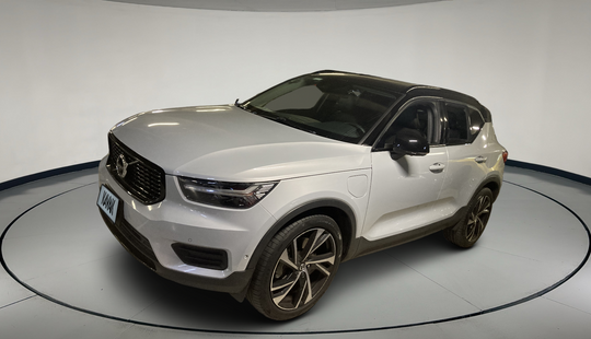 Volvo • XC40