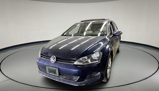 Volkswagen • Golf