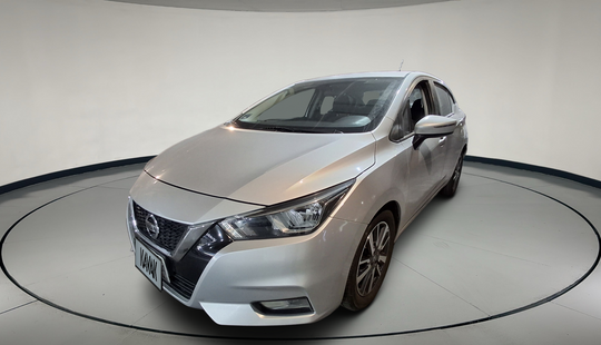 Nissan • Versa