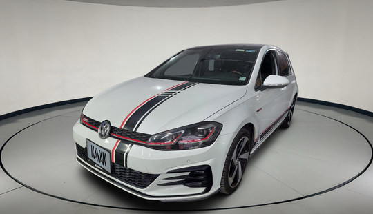 Volkswagen • Golf