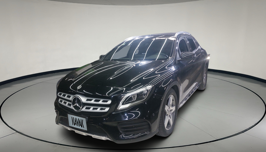 Mercedes Benz • Clase GLA