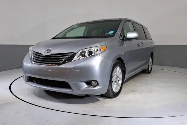 Toyota · Sienna