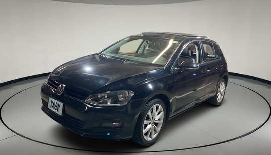 Volkswagen • Golf