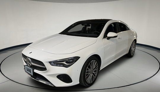 Mercedes Benz • Clase CLA