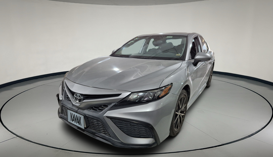 Toyota • Camry