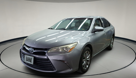 Toyota • Camry