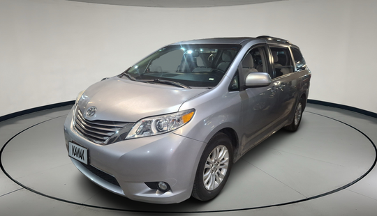 Toyota • Sienna