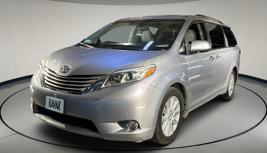 Toyota • Sienna