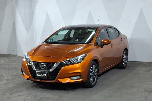 Nissan · Versa