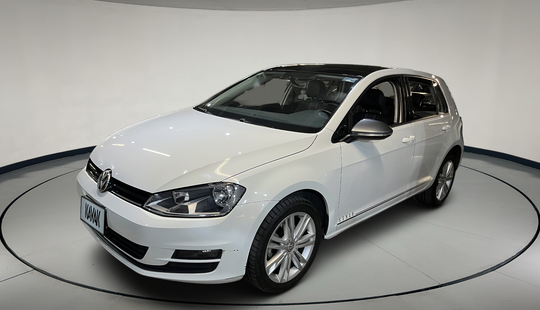 Volkswagen • Golf