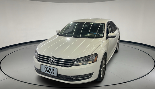 Volkswagen • Passat