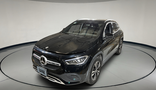 Mercedes Benz • Clase GLA