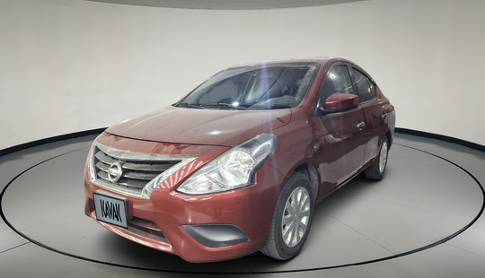 Nissan • Versa
