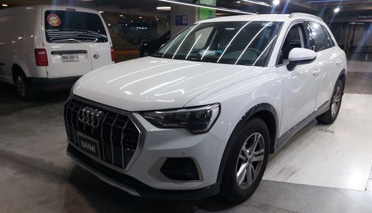 Audi • Q3