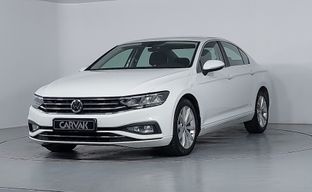 Volkswagen • Passat