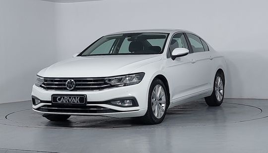 Volkswagen • Passat