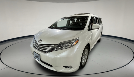 Toyota • Sienna