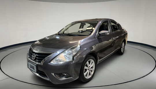 Nissan • Versa