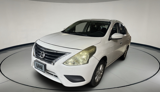 Nissan • Versa