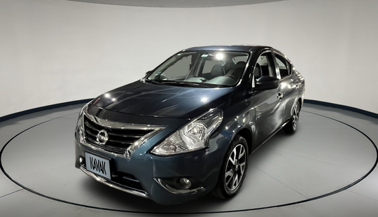 Nissan • Versa