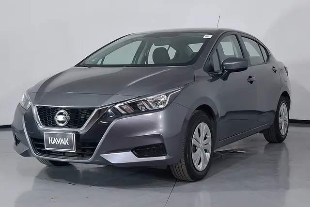 Nissan · Versa