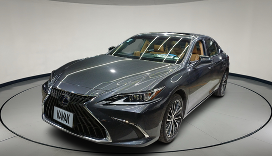 Lexus • ES