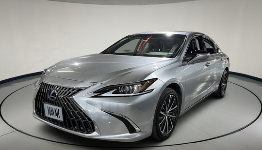 Lexus • ES
