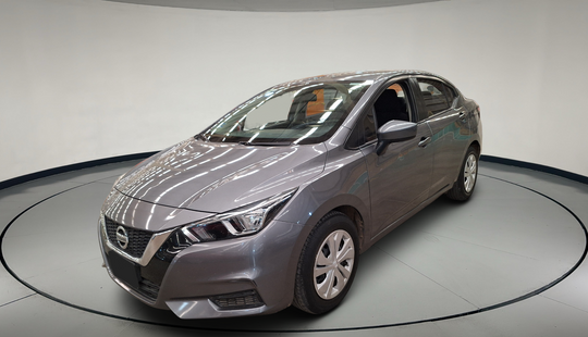 Nissan • Versa
