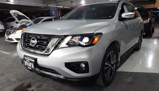 Nissan • Pathfinder