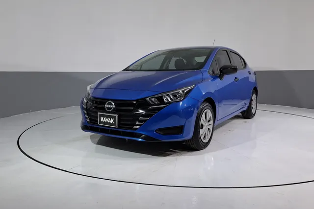 Nissan · Versa