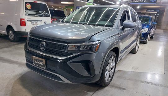 Volkswagen • Taos
