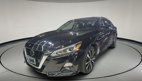 Nissan • Altima