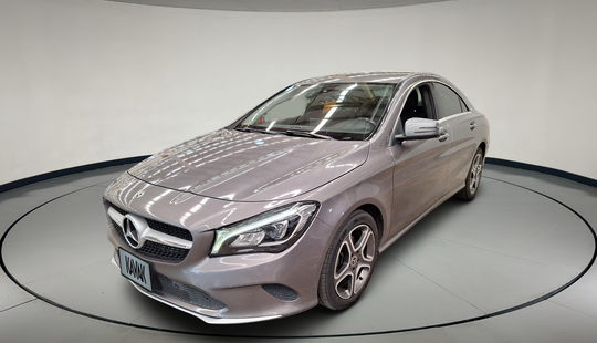 Mercedes Benz • Clase CLA