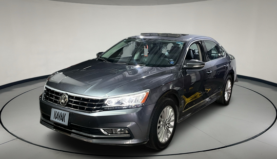 Volkswagen • Passat