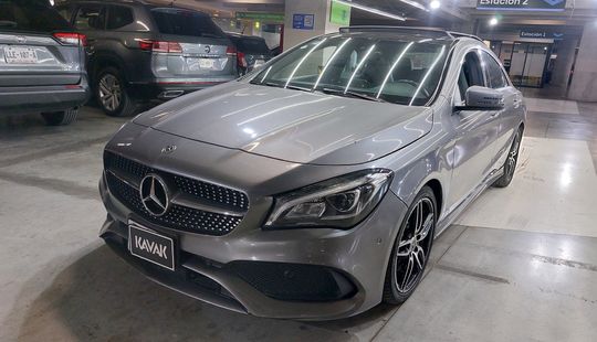 Mercedes Benz • Clase CLA