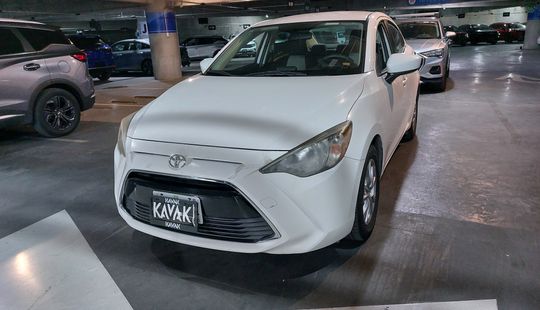 Toyota • Yaris