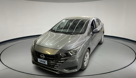 Nissan • Versa